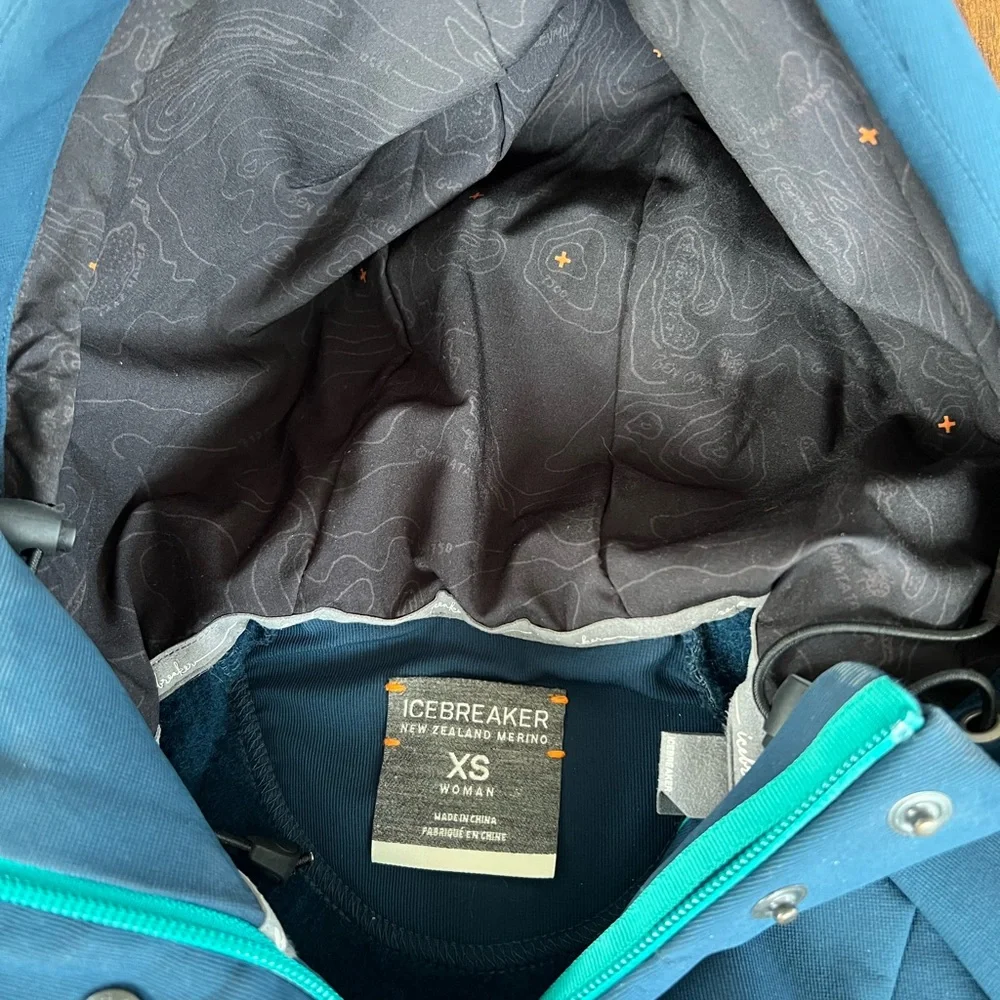 Icebreaker women’s waterproof jacket - Picture 5 of 9